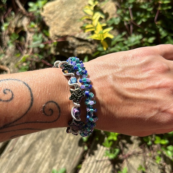 Wire spiral bracelet - Picture 7 of 8